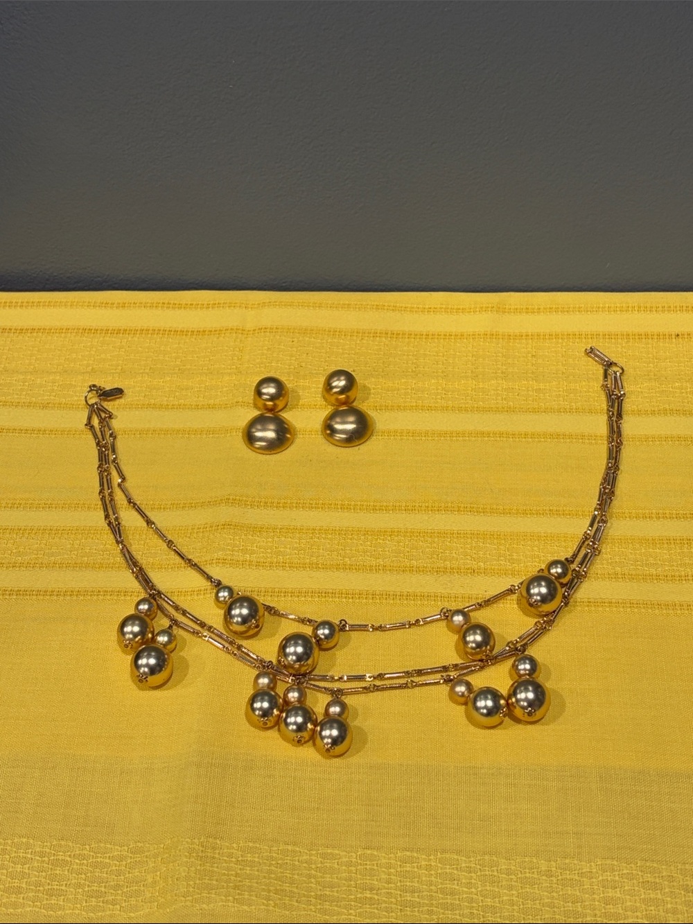 Vintage Designs by Paula 2-Pc Set Necklace & Earrings Gold Bubble Orb